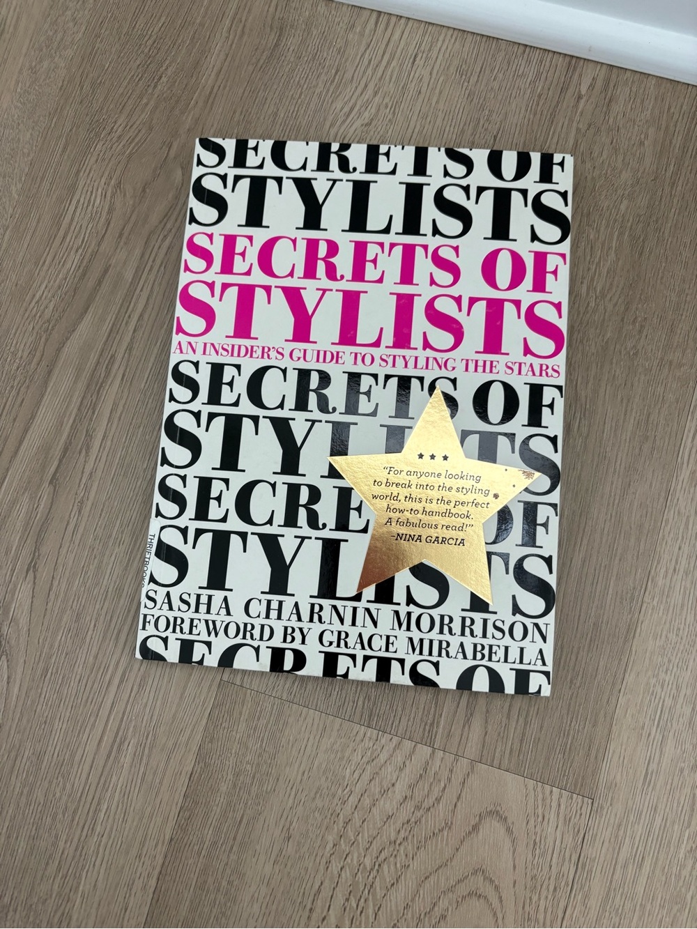 Secrets of Stylists - Fashion Reference Book